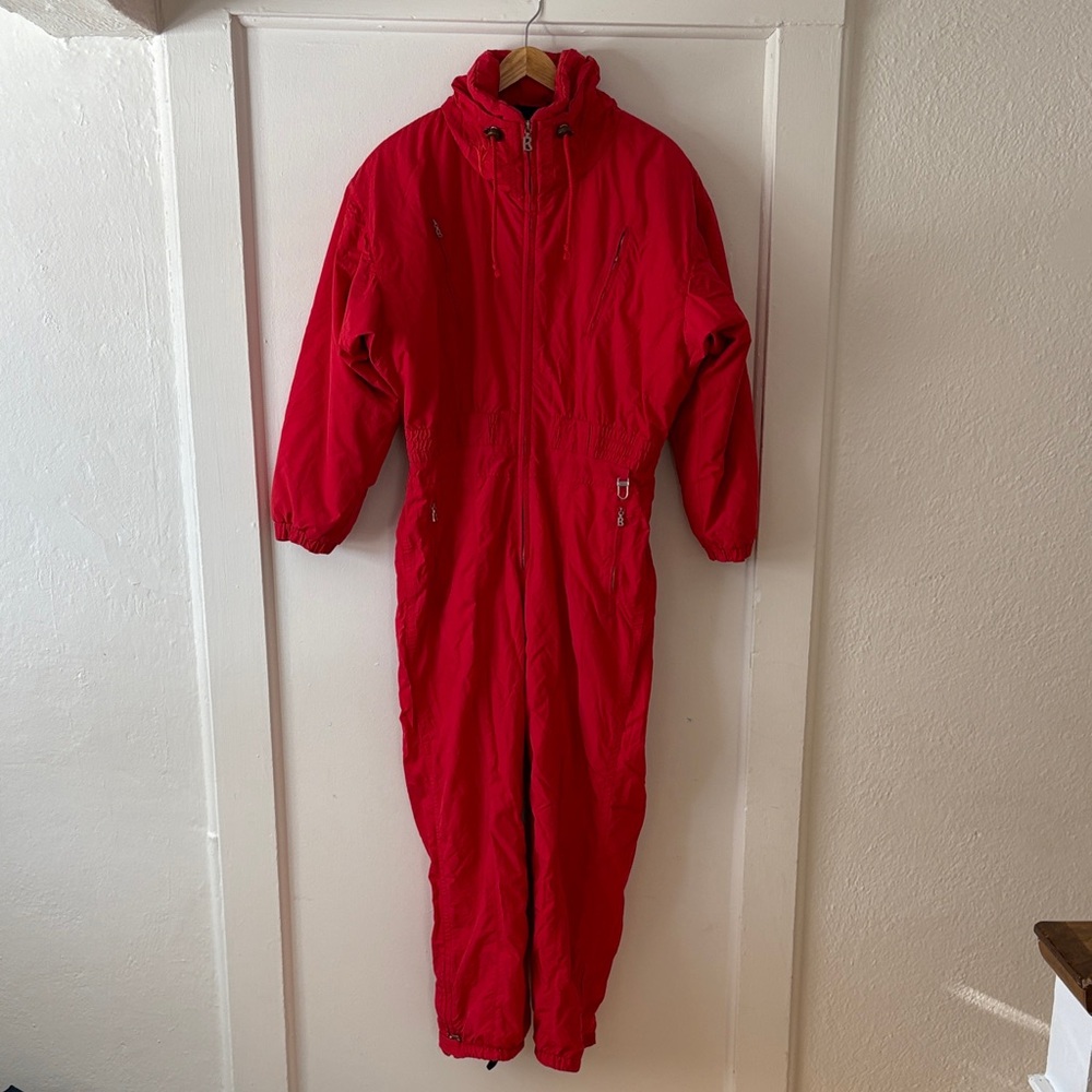 Vintage Women’s Bogner ski suit - red size 12 vintage so more like a 6/8